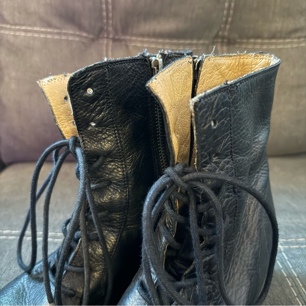 FRYE Courtney Black Lace-Up Leather Booties - Picture 4 of 8
